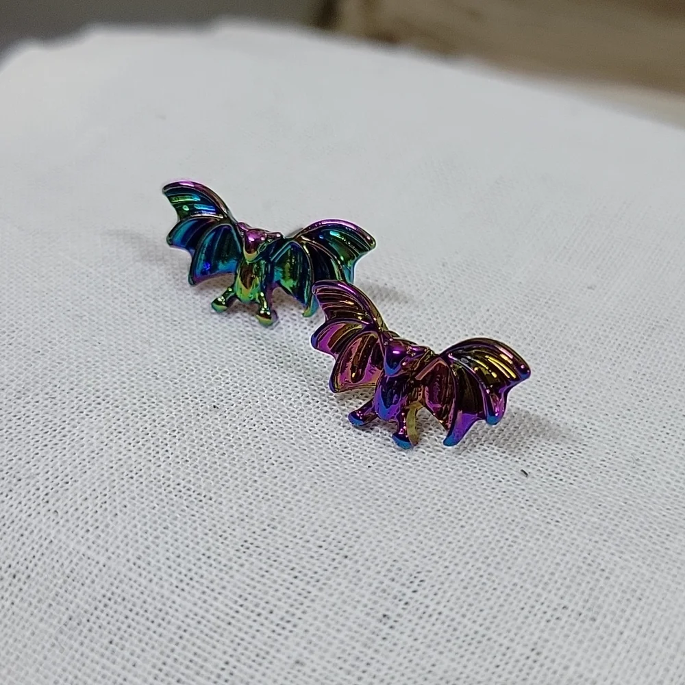 Oilslick Goth Bat Stud Earrings, mismatched pink and blue - Picture 3 of 5